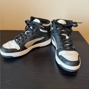 PUMA Rebound Sneaker (Kids)- Size 4.5